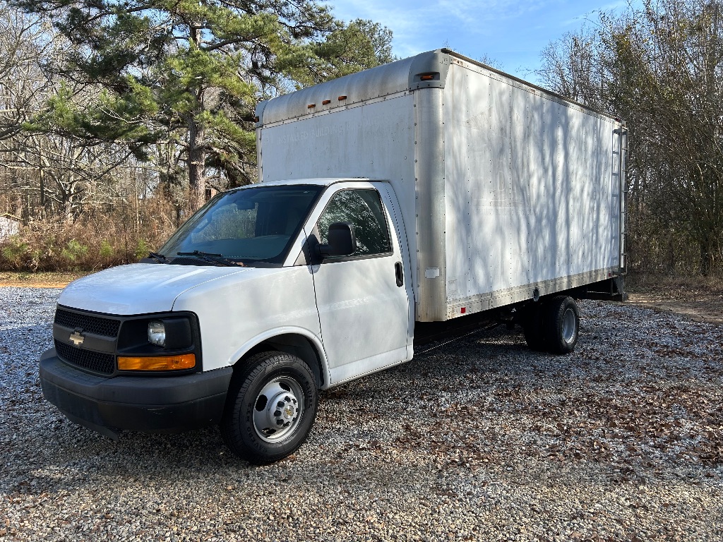 2016 Chevrolet Express 3500 177" WB's photo
